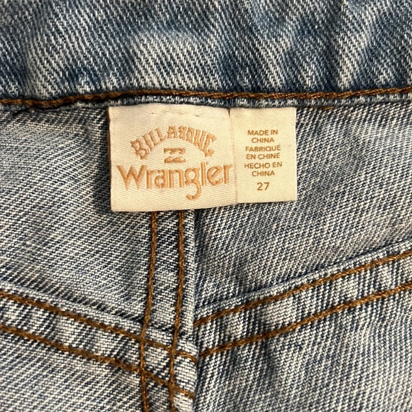 Super cute shorts brand new just didn’t fit me - Picture 3 of 4